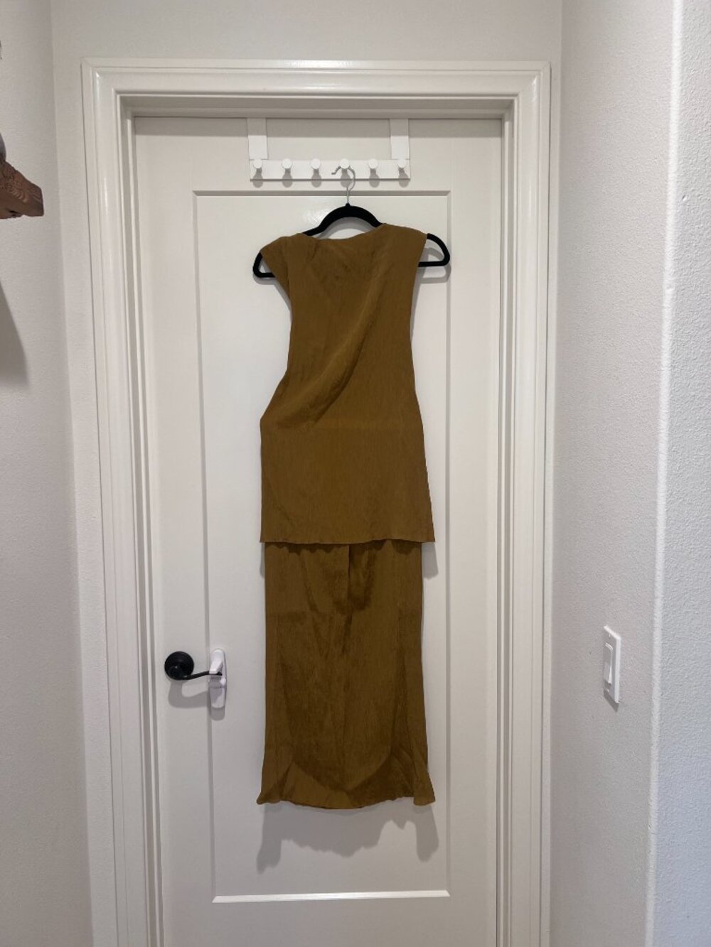 COS Cupro Silk Mix Plisse Top and Pleated Midi Skirt Set - Picture 4 of 6